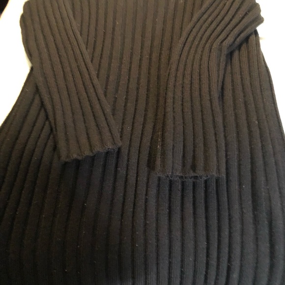 Crystal & Kobe Knee Length Sweater Used Fair Condition - Picture 5 of 6